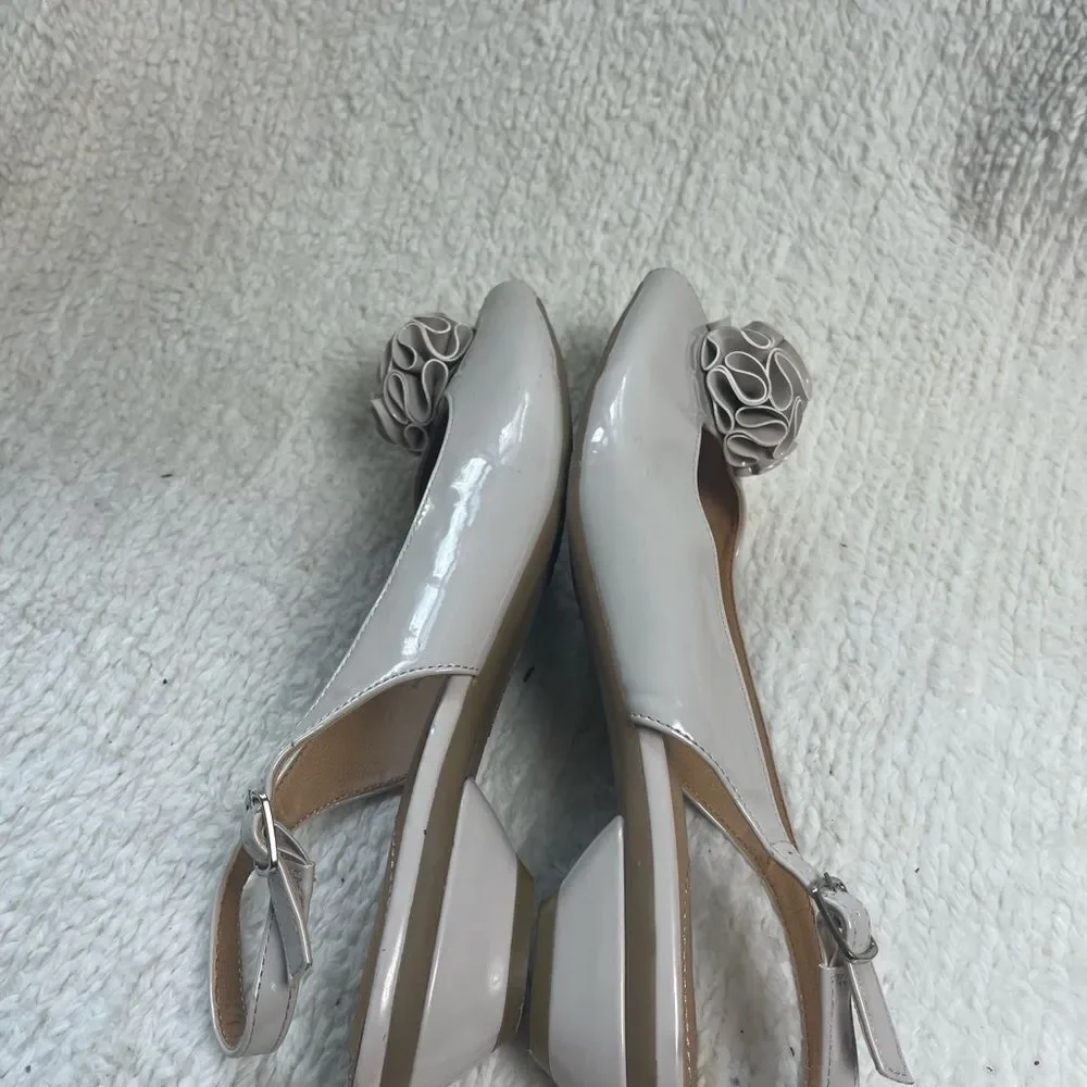 Comfortview synthetic patent Cream Peep-Toe Slingback flower accent Heels SZ12W.